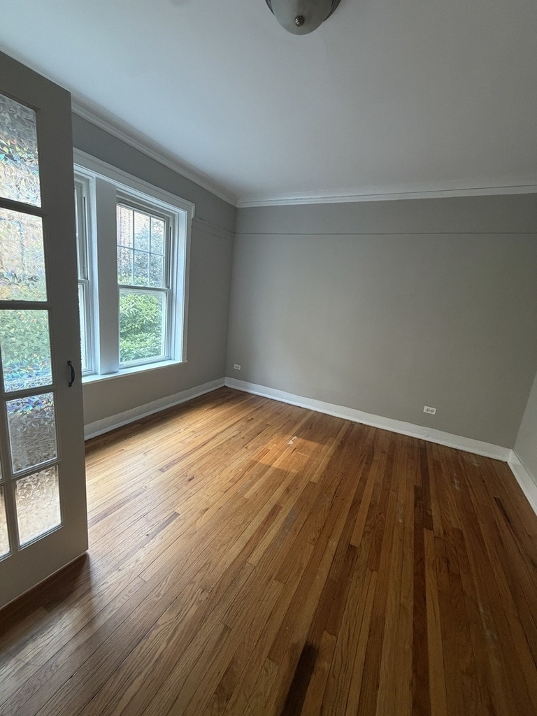 1621 W Farwell Avenue - Photo 2