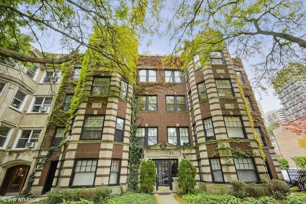 6225 N Kenmore Avenue - Photo 0