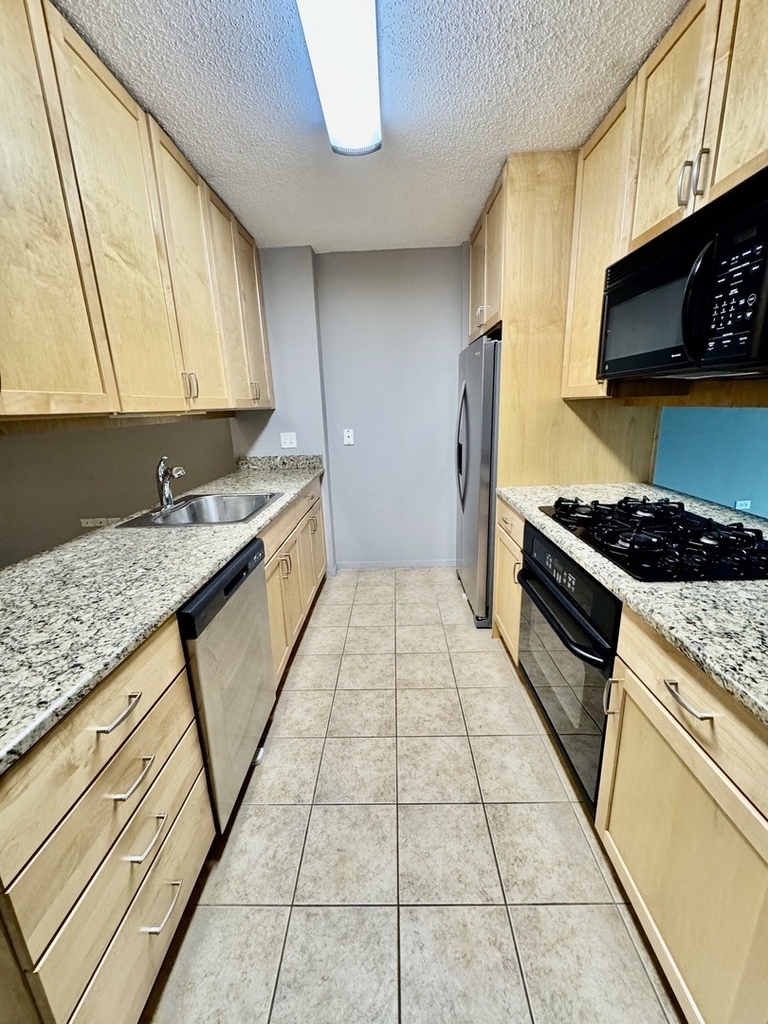 9655 Woods Drive - Photo 7