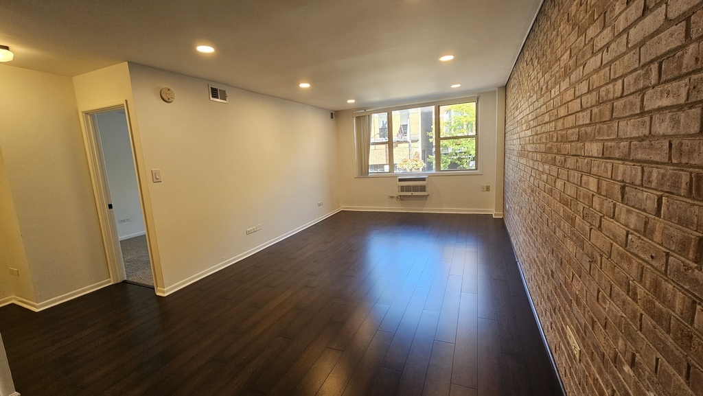 2250 N Lincoln Avenue - Photo 7