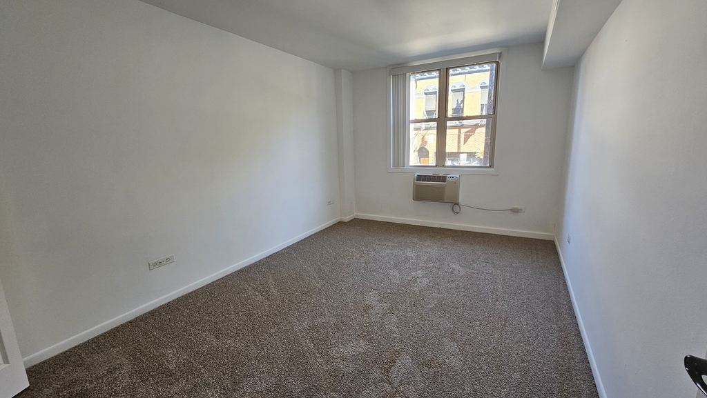 2250 N Lincoln Avenue - Photo 5