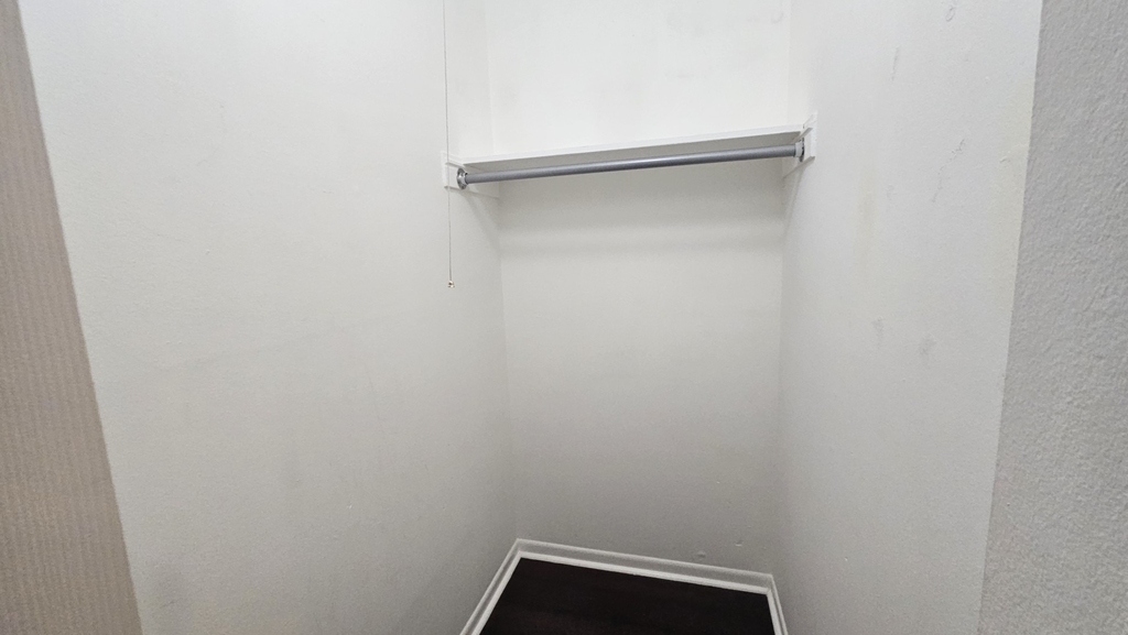 2250 N Lincoln Avenue - Photo 2