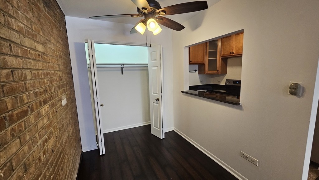 2250 N Lincoln Avenue - Photo 12