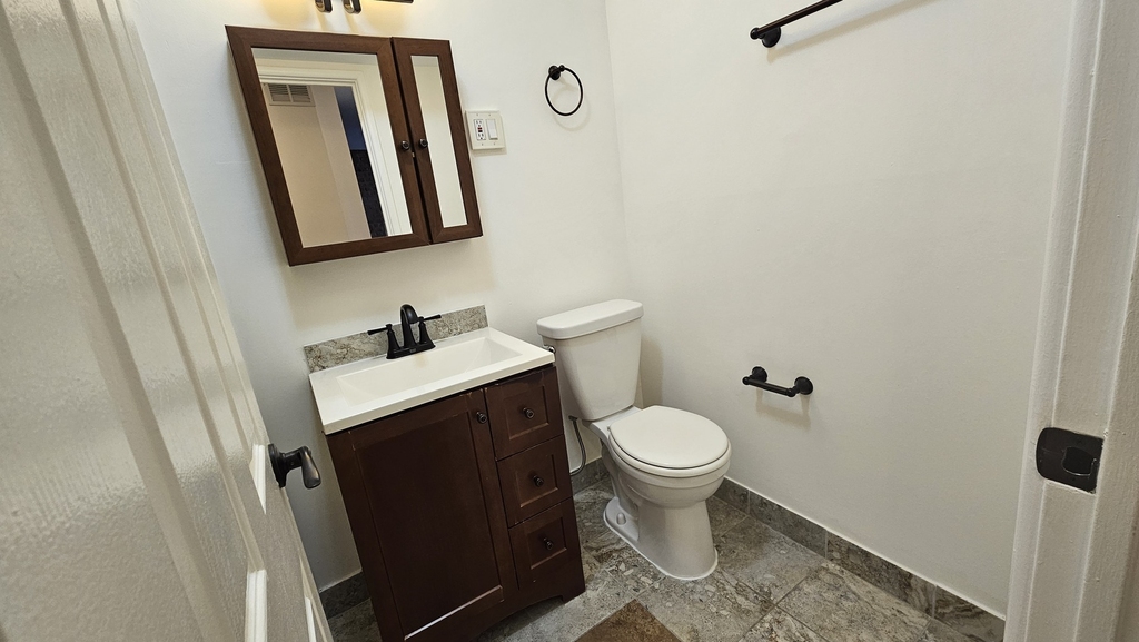 2250 N Lincoln Avenue - Photo 4