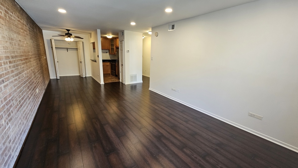 2250 N Lincoln Avenue - Photo 9