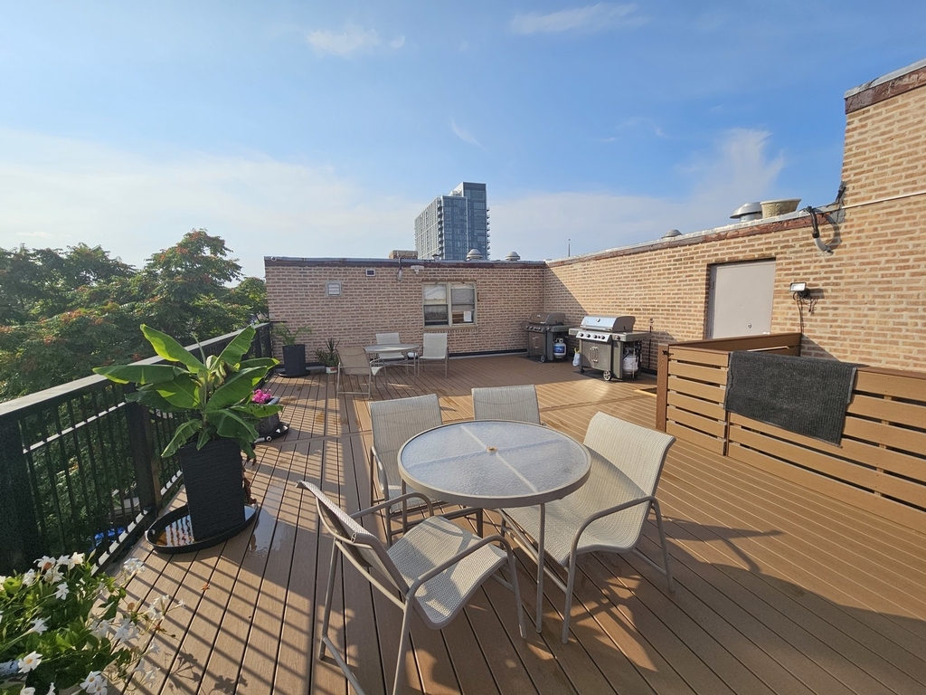 2250 N Lincoln Avenue - Photo 17