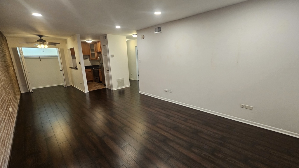 2250 N Lincoln Avenue - Photo 11