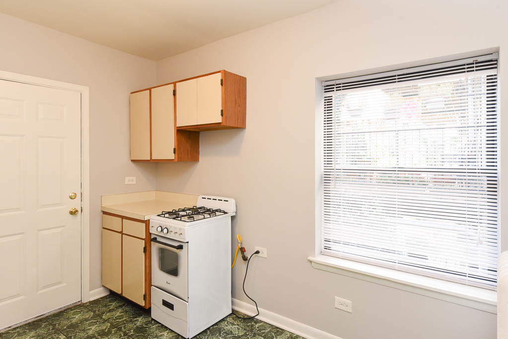 5744 N Winthrop Avenue - Photo 3
