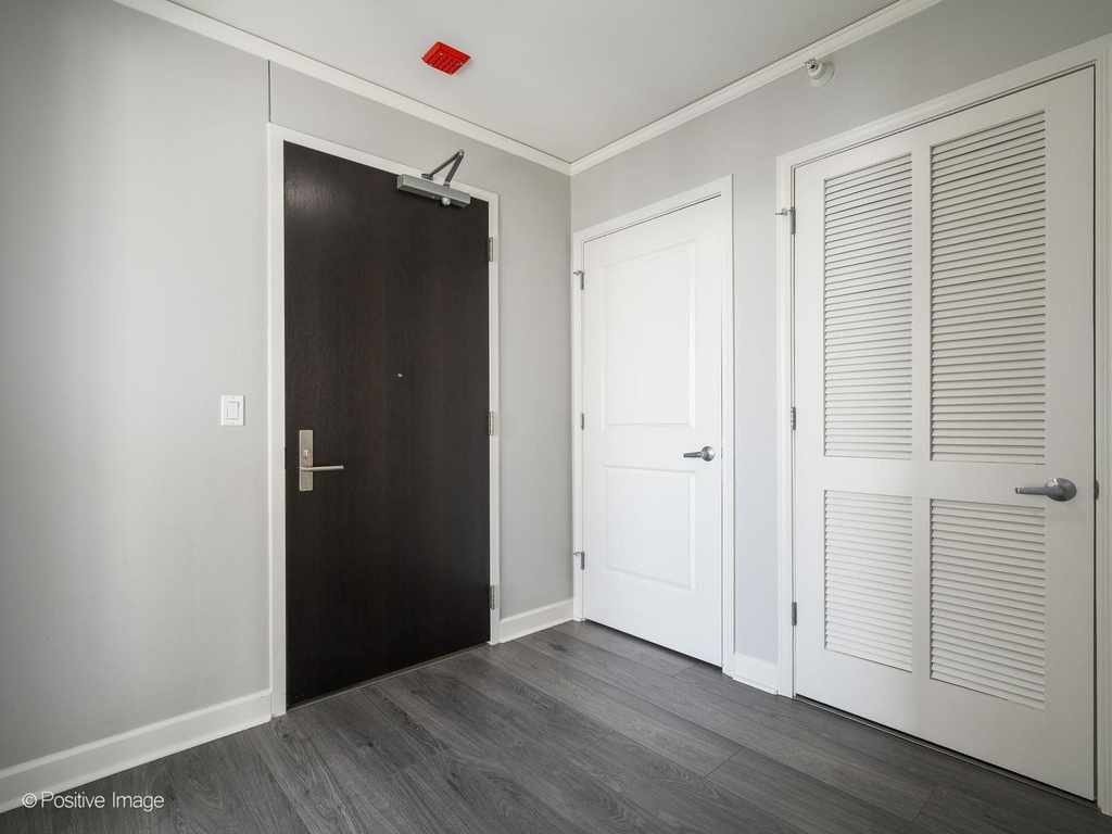 225 N Columbus Drive - Photo 1