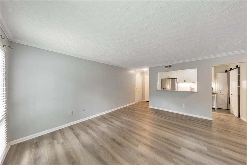 5159 Roswell Road - Photo 2