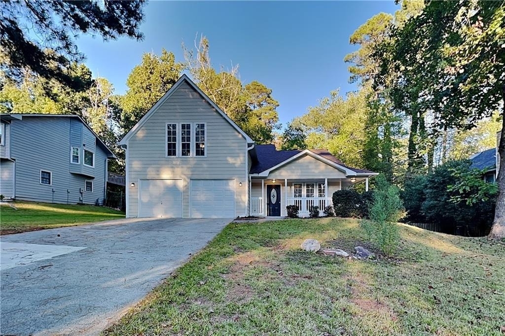 5025 Bent Creek Court - Photo 0