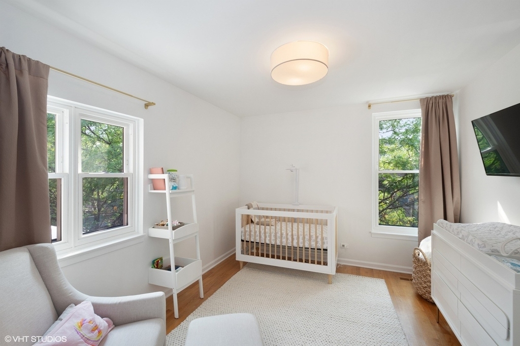 2757 N Wayne Avenue - Photo 8