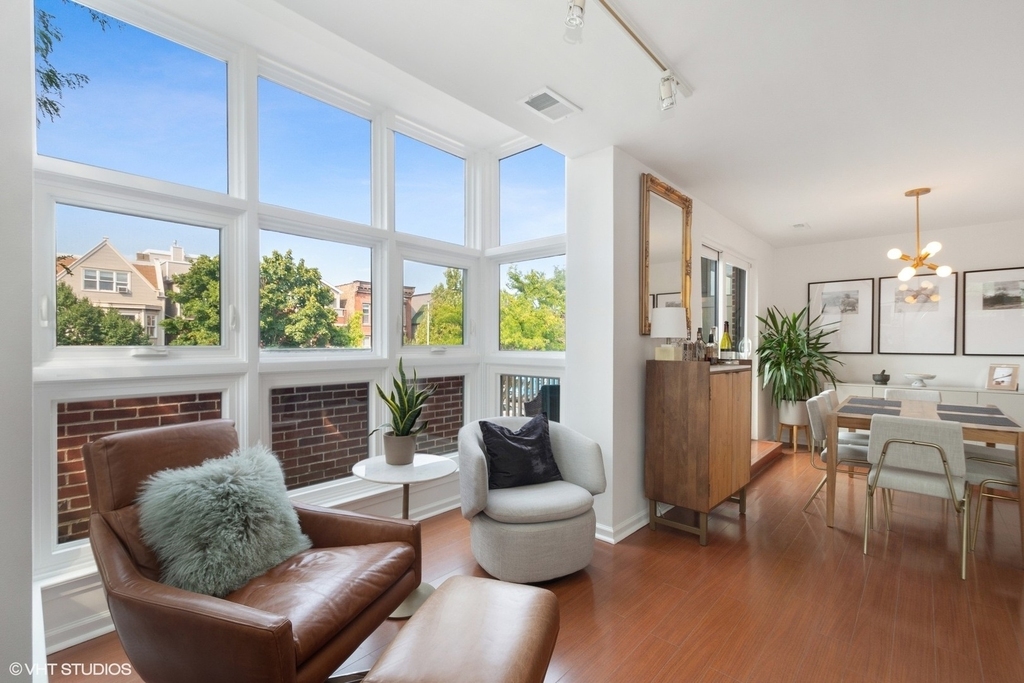 2757 N Wayne Avenue - Photo 3