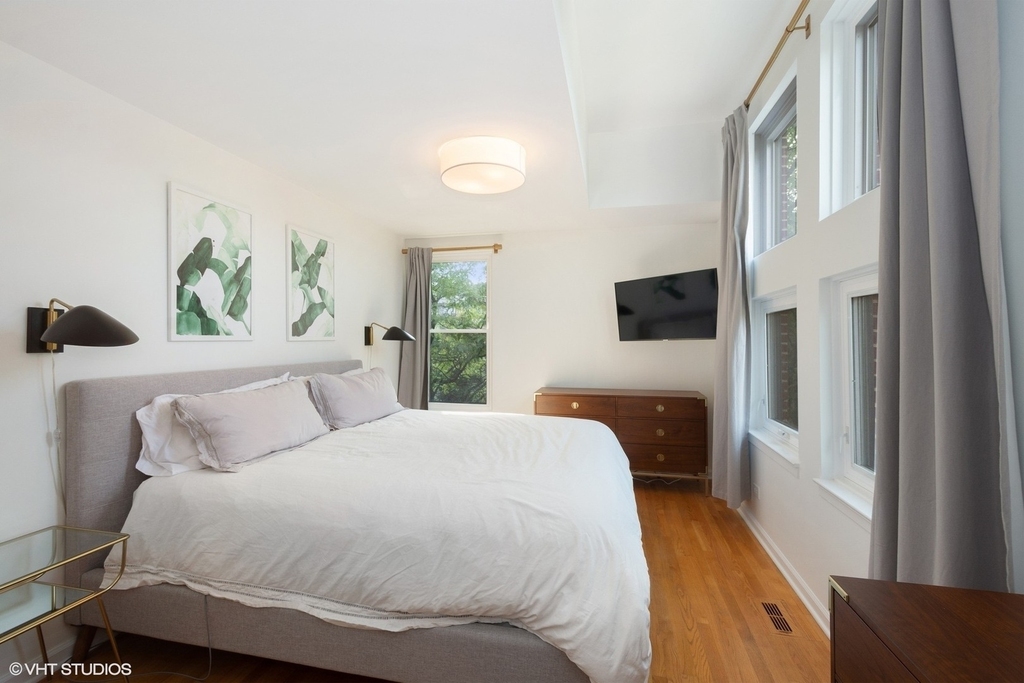2757 N Wayne Avenue - Photo 6