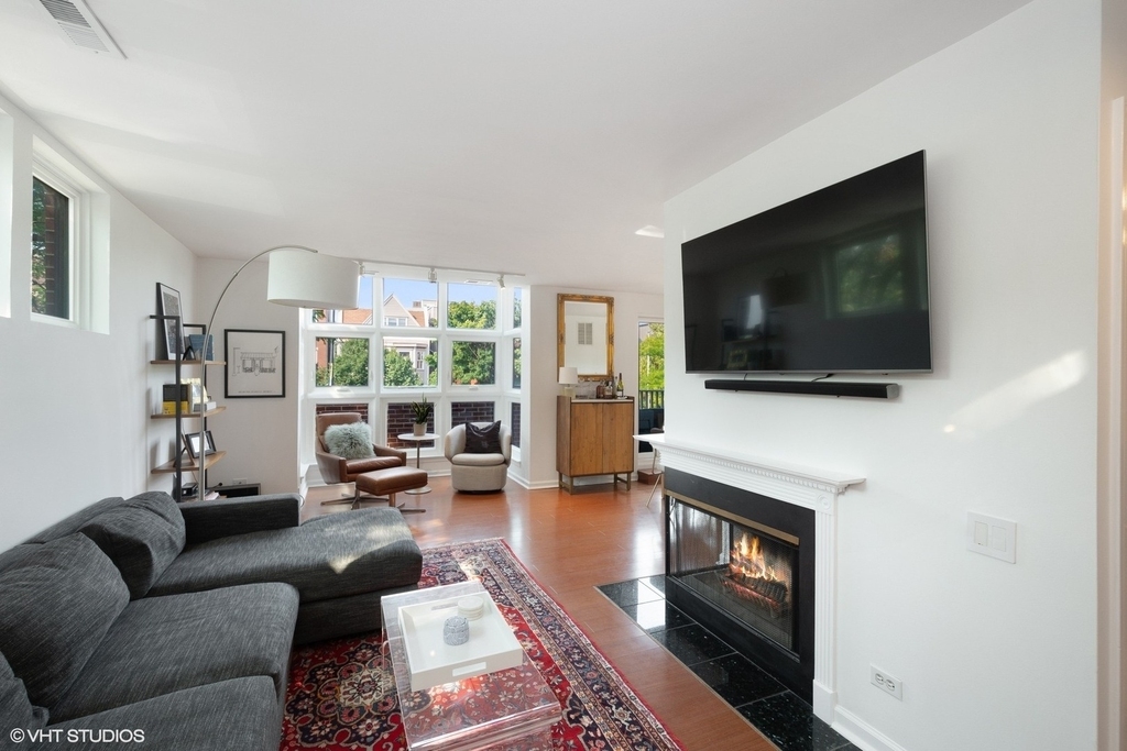 2757 N Wayne Avenue - Photo 1