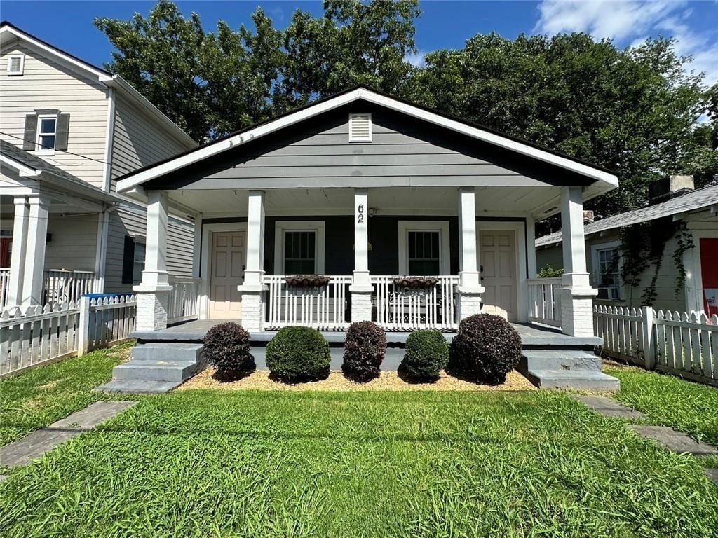62 Chester Avenue Se - Photo 1