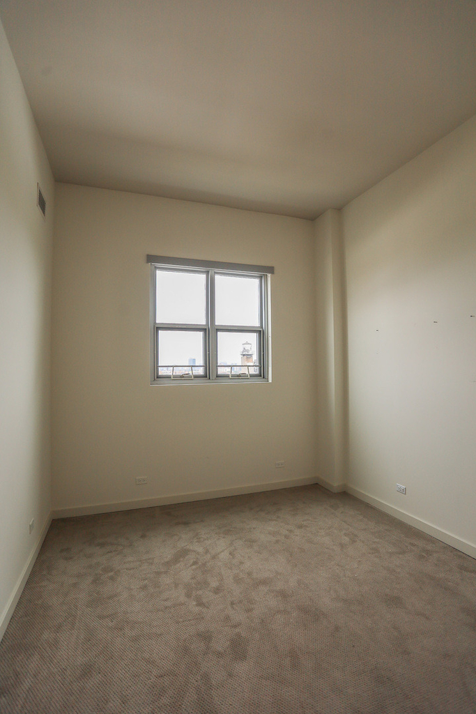910 W Huron Street - Photo 10