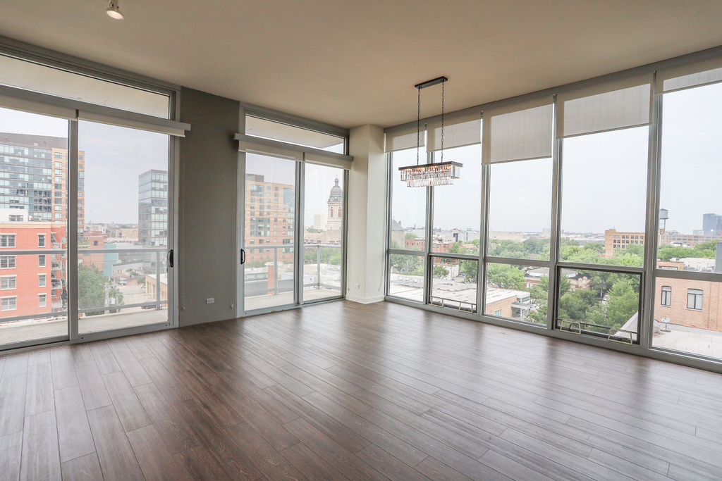 910 W Huron Street - Photo 2
