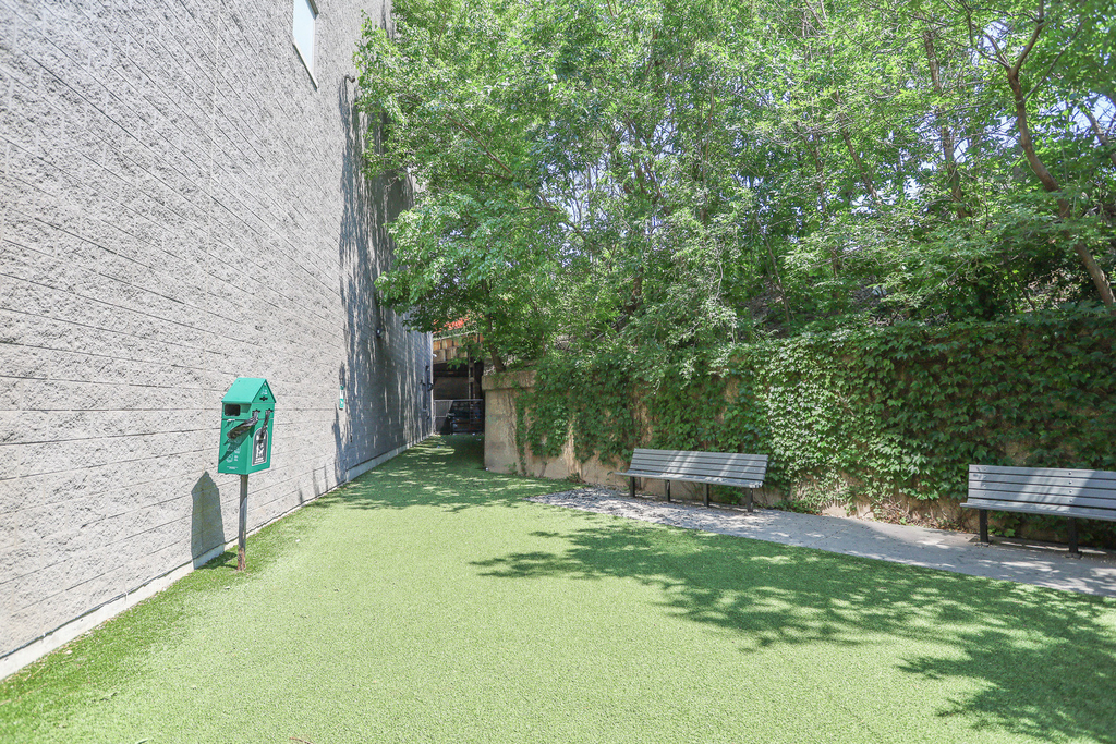 910 W Huron Street - Photo 15