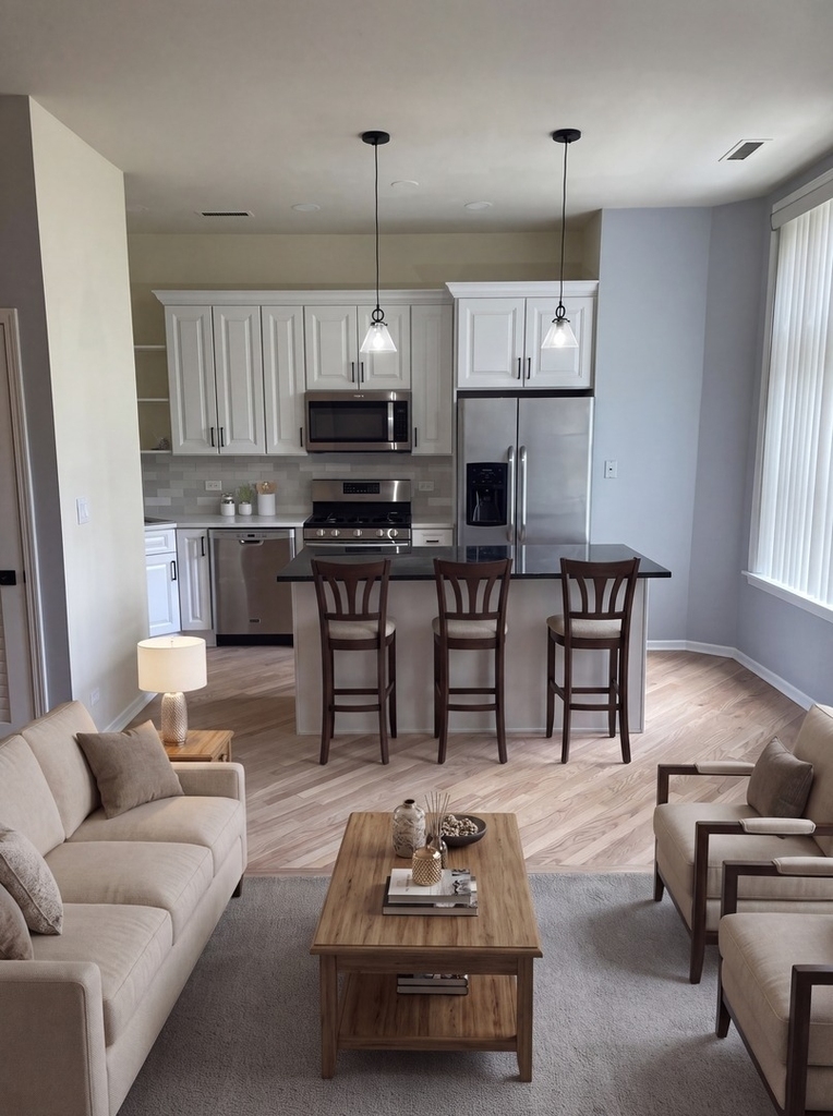 818 N Dearborn Street - Photo 2