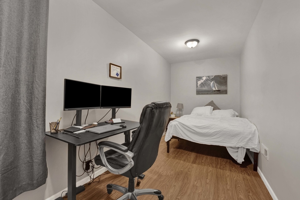 465 W 27th Street - Photo 7