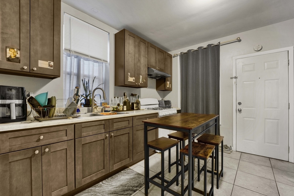 465 W 27th Street - Photo 1