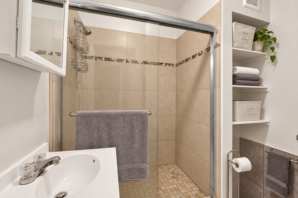 465 W 27th Street - Photo 10