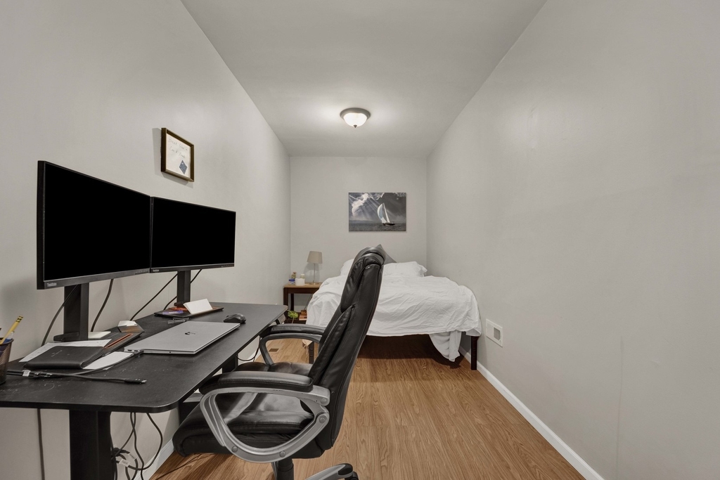465 W 27th Street - Photo 8