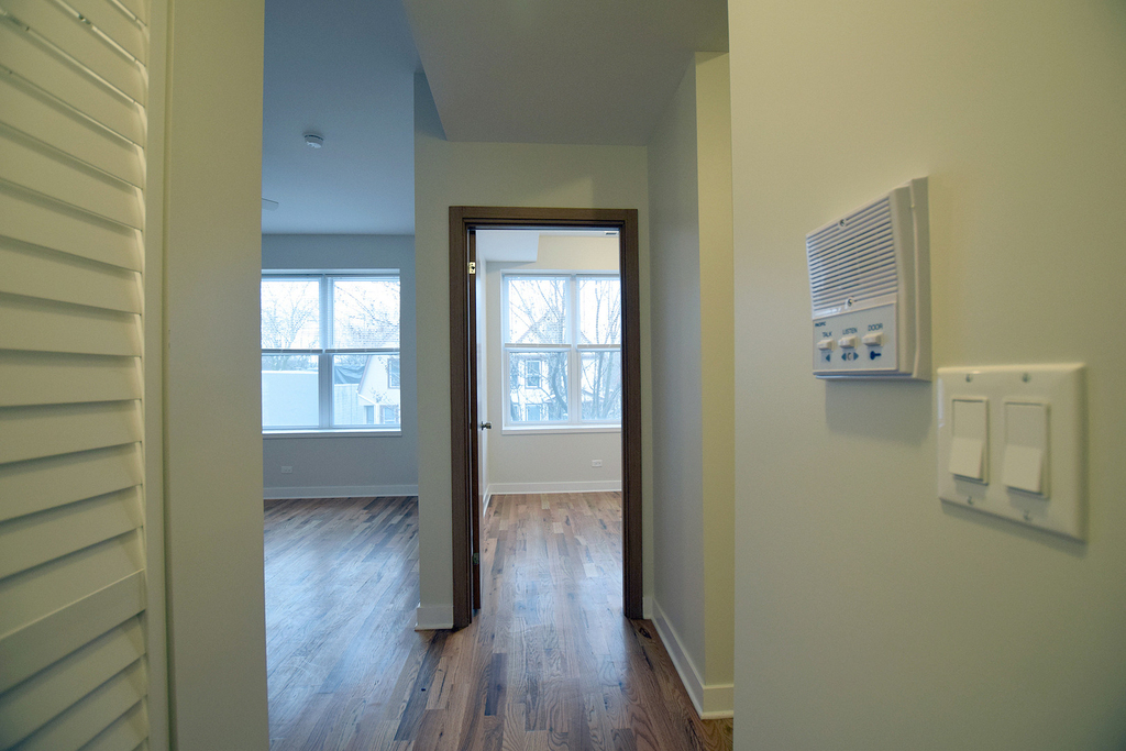 3804 W Montrose Avenue - Photo 2