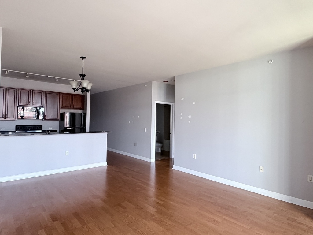1235 S Prairie Avenue - Photo 10