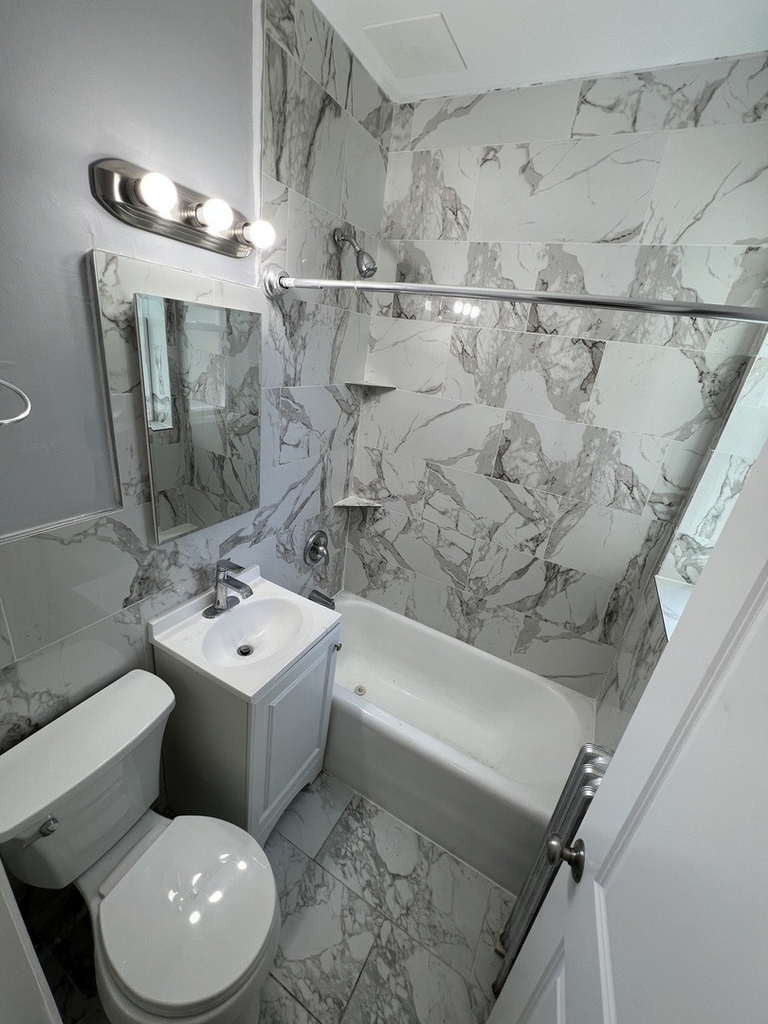 4427 N Seeley Avenue - Photo 8