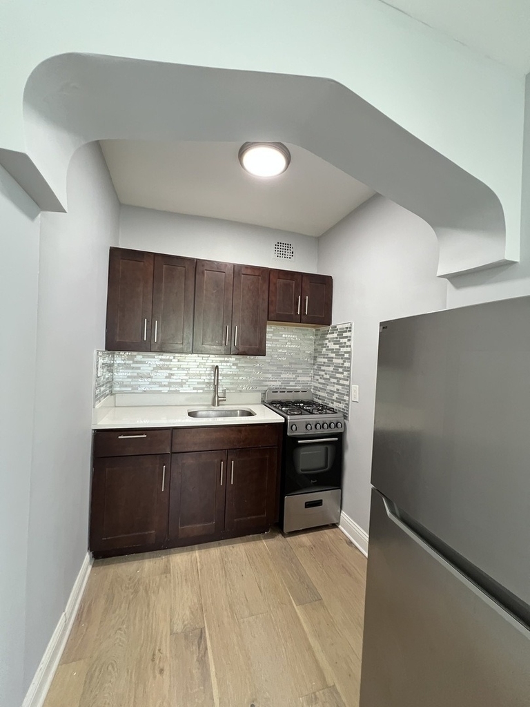 4427 N Seeley Avenue - Photo 4