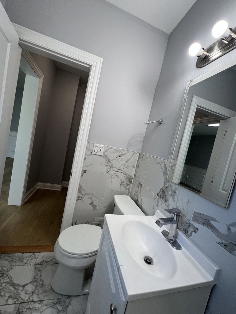 4427 N Seeley Avenue - Photo 7