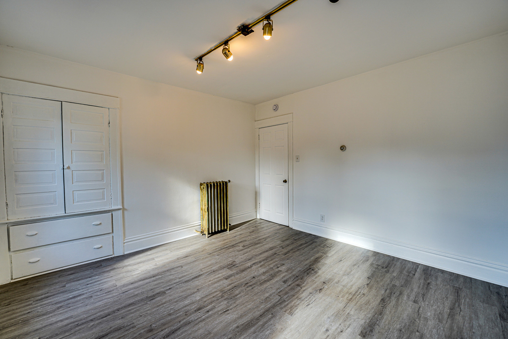 523 Grand Avenue - Photo 8