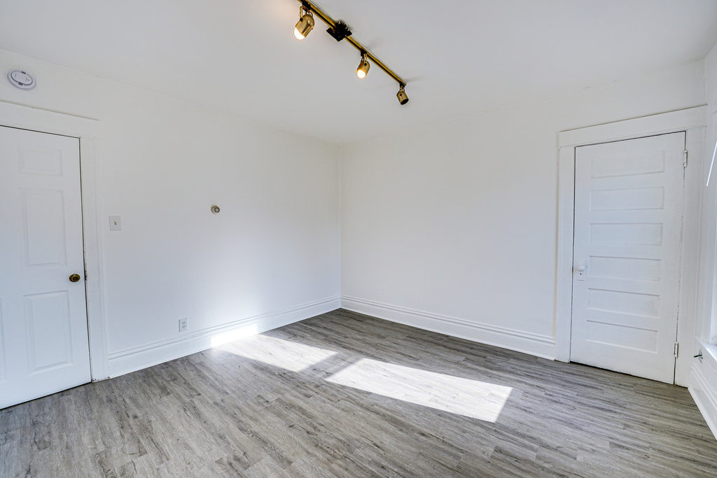523 Grand Avenue - Photo 9