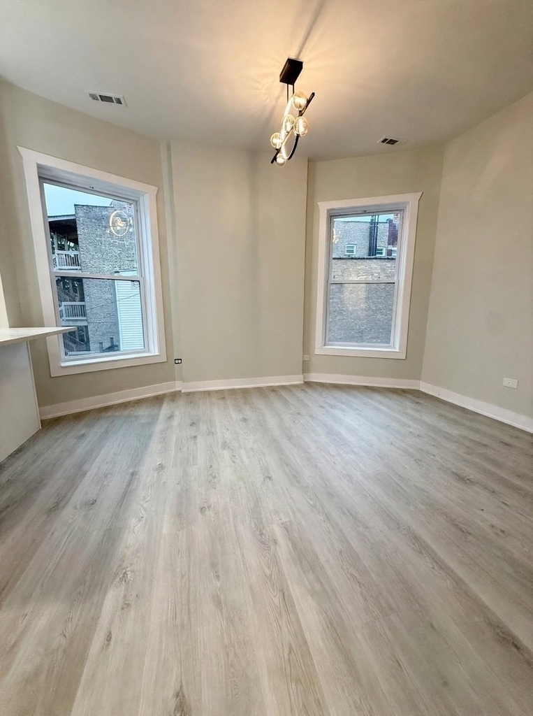 6039 S Eberhart Avenue - Photo 4