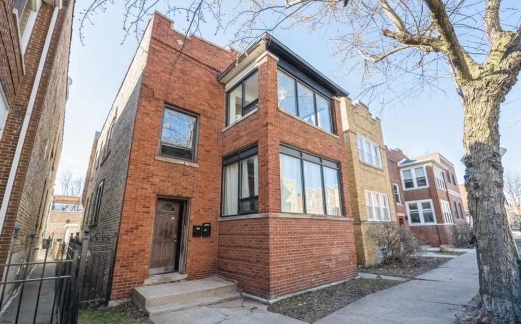 3116 N Damen Avenue - Photo 0