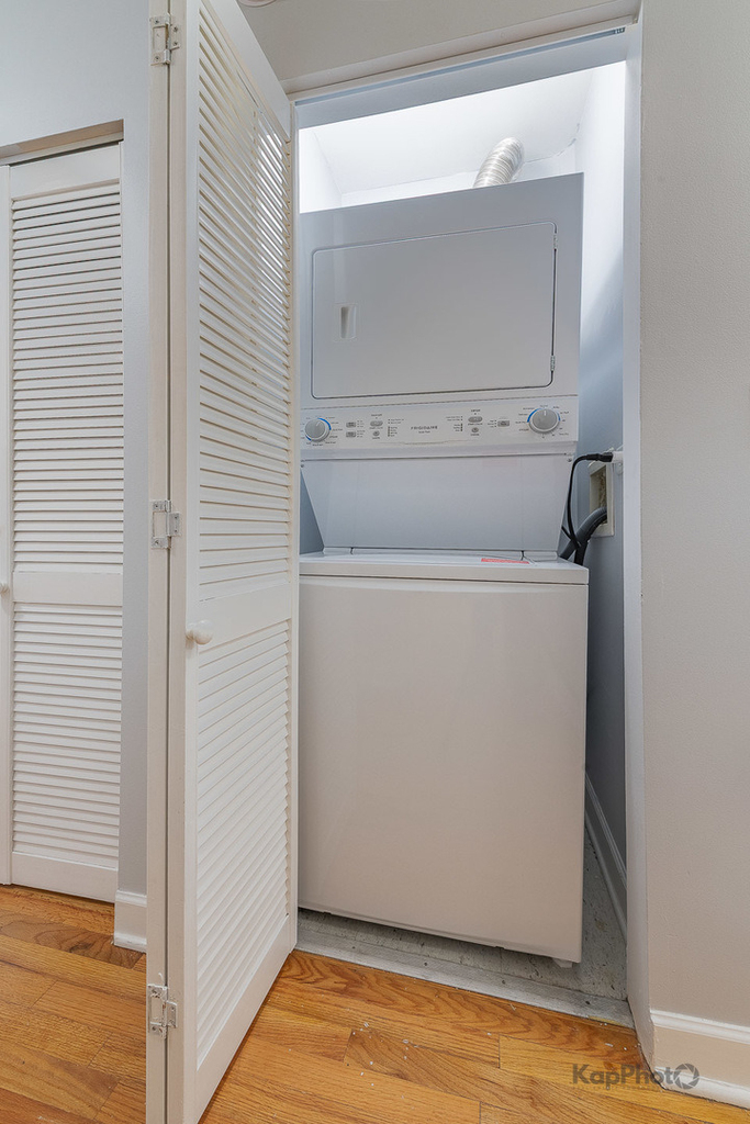 2254 W Adams Street - Photo 19