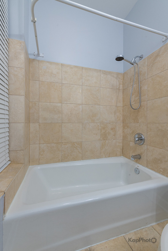 2254 W Adams Street - Photo 17