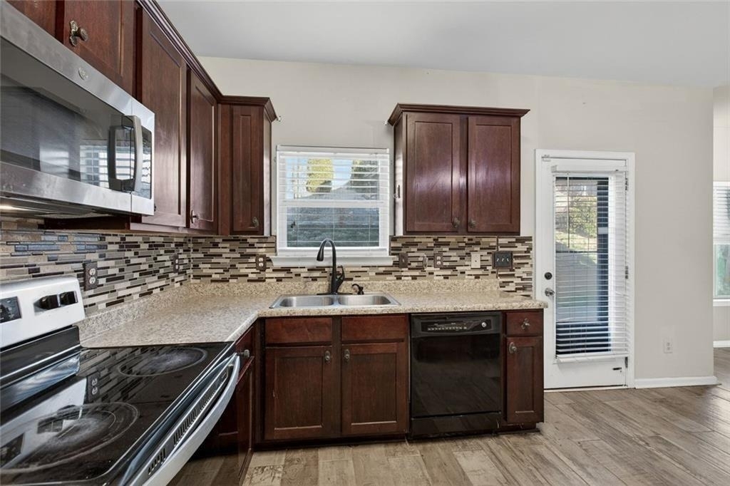 1027 Grenier Terrace - Photo 21