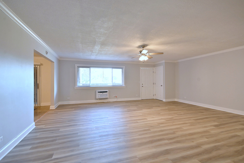 600 S York Street - Photo 4
