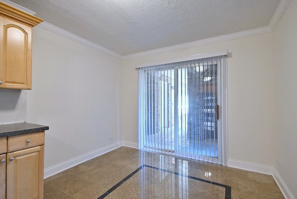 600 S York Street - Photo 10