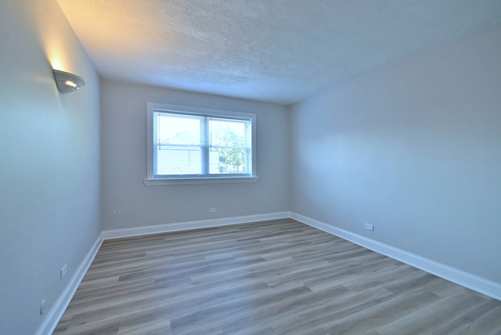 600 S York Street - Photo 12