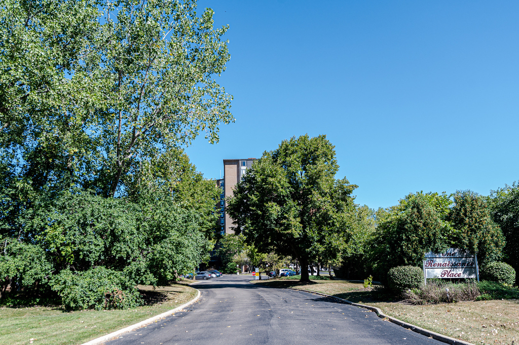 1 Renaissance Place - Photo 18