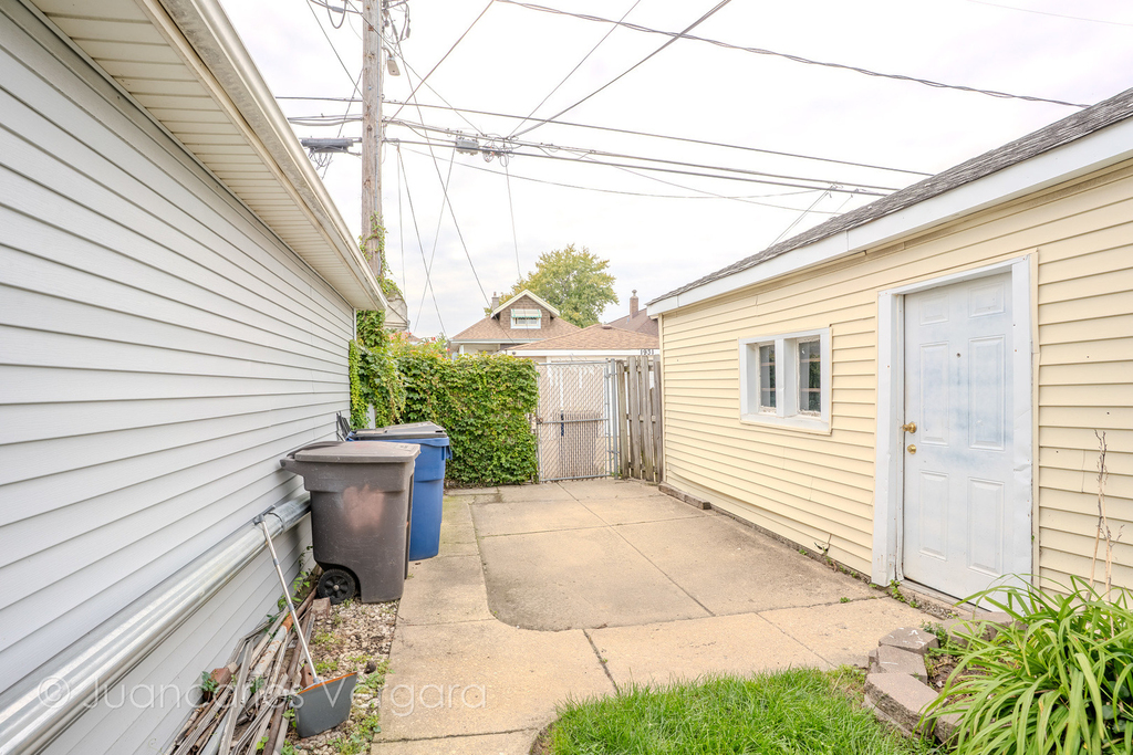 1930 S 50th Avenue - Photo 18