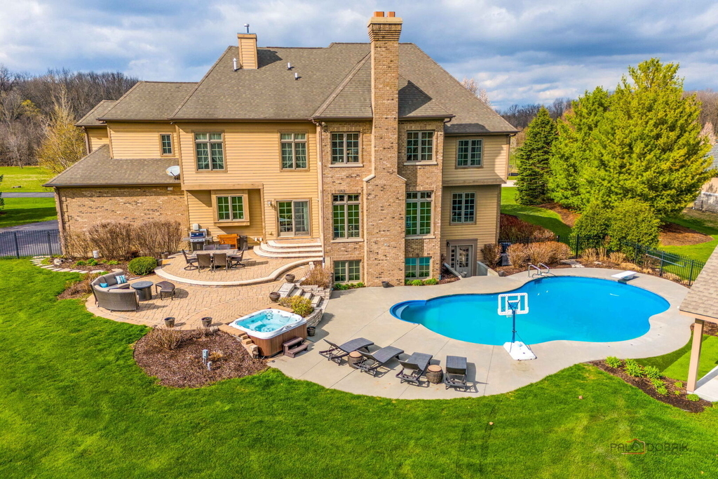 37w209 Deer Pond Court - Photo 2