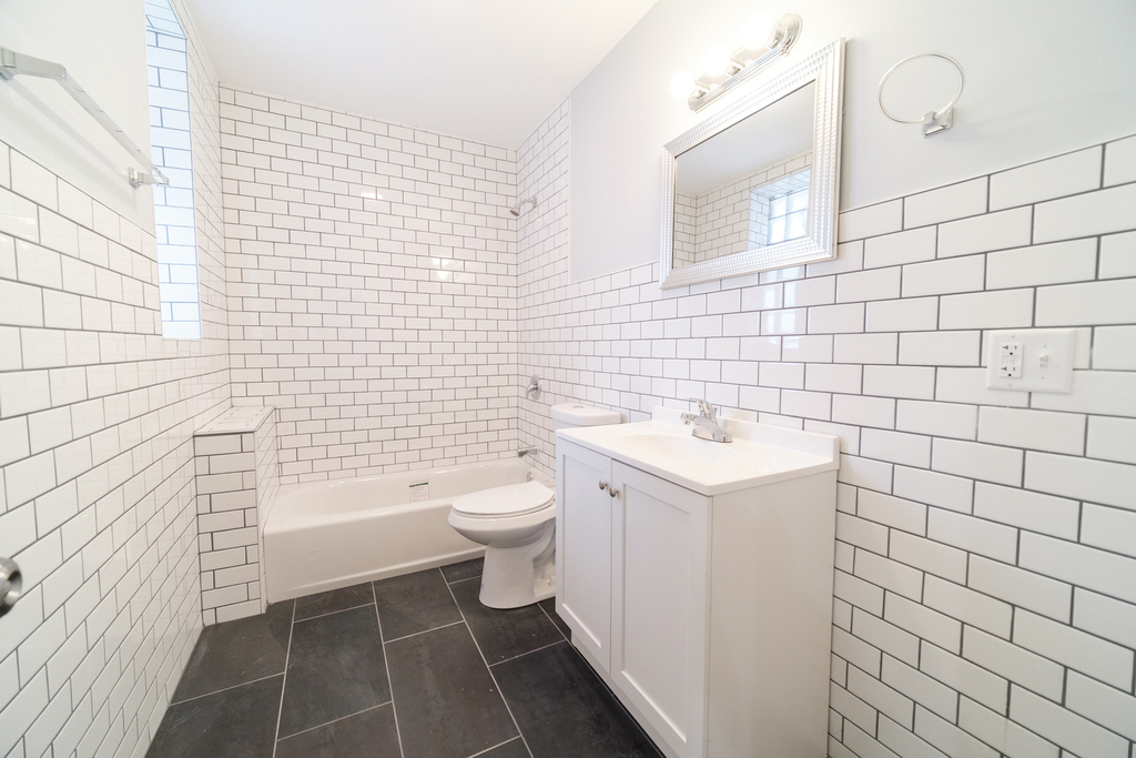 3101 W Leland Avenue - Photo 9