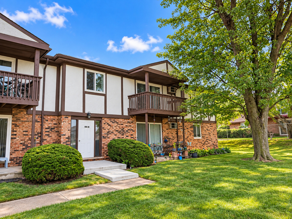 1023 Shagbark Court - Photo 0