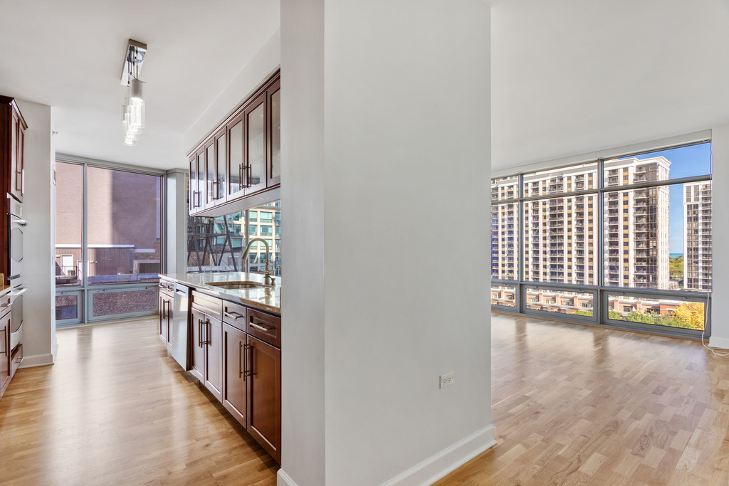 100 E 14th Street - Photo 4