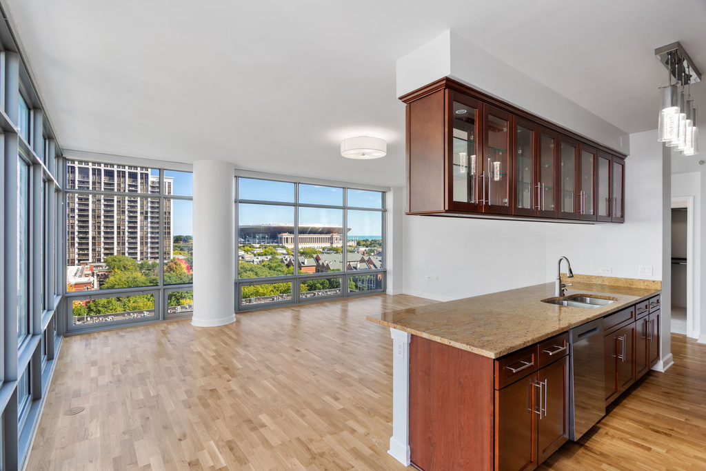 100 E 14th Street - Photo 2